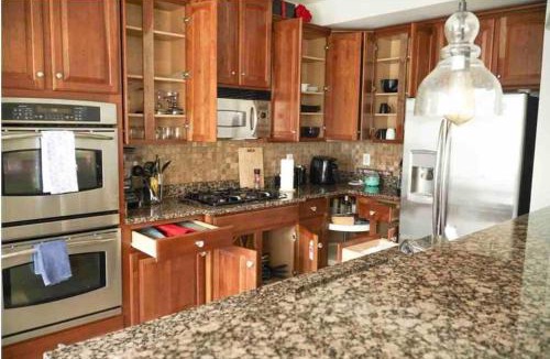 Urbana Apartment | Open Floor Plan, Spa Tub, Fully Stocked Kitchen, King Bed