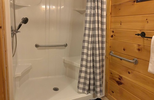 Pigeon Forge Cabin | OPEN FOR '26 Booking! Theater Room, Game Room, Double Kitchen