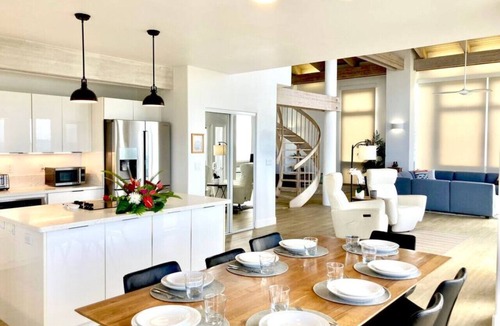 Pupukea House | Open for the Holidays! 6 Bedroom Beachfront with Pool!