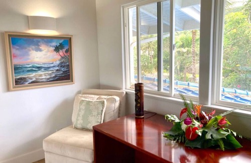 Pupukea House | Open for the Holidays! 6 Bedroom Beachfront with Pool!