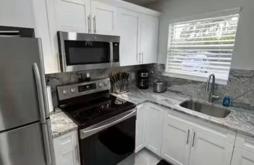 New Port Richey House | Open Home Suites - 1 Bedroom 1 Bath