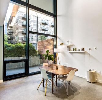 Downtown Apartment | Open Loft in Redmond Core - 92 Walkscore!