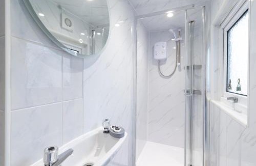 Portsmouth Apartment | Open Mind Property - 2 Beds & Free Parking