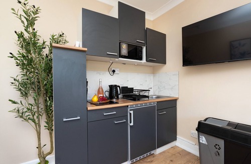 Winton Apartment | Open Mind Property - Studio for FOUR