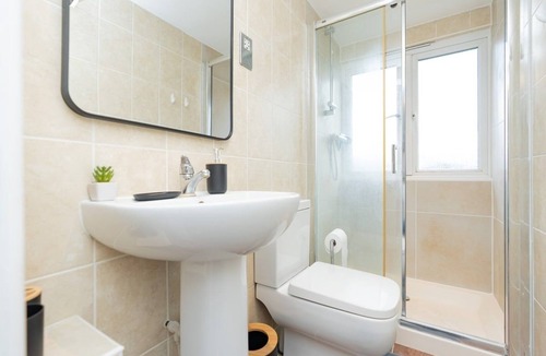 Winton Apartment | Open Mind Property - Studio Flat for 4 Guests