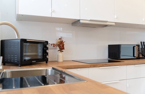 Portsmouth Apartment | Open Mind Property - Apartment with 2 Beds