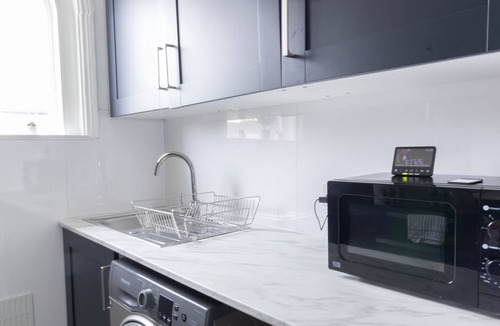 Southsea Apartment | Open Mind Property - 4 Beds & Free Parking