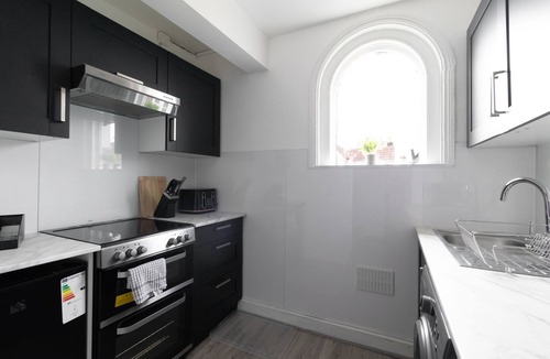 Southsea Apartment | Open Mind Property - 4 Beds & Free Parking