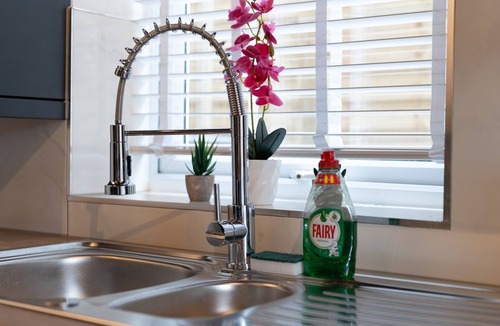 Portsmouth House | Open Mind Property - 7 Beds and Free Parking