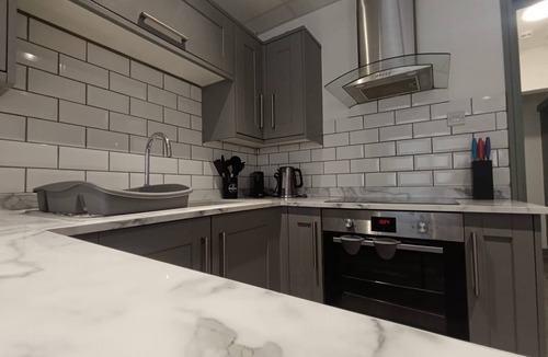 Buckland Apartment | Open Mind Property - Spacious 2BR Flat City Views