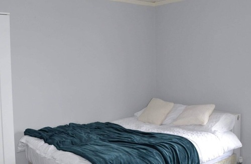 Portsmouth House | Open Mind Property - 2 Bedroom House