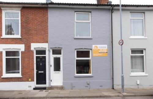 Portsmouth House | Open Mind Property - Luxury 5 Beds & Free Parking