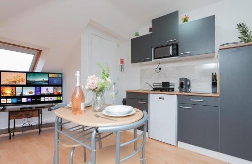 Winton Apartment | Open Mind Property - Perfect Studio Getaway for 2