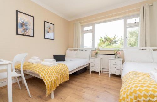 Winton Apartment | Open Mind Property -Studio Flat & Free Parking