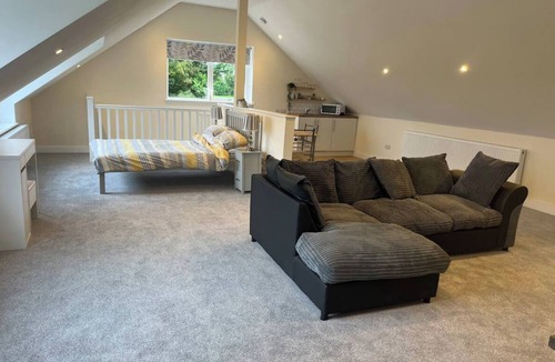 Hook Apartment | Open Plan Studio Apartment with Fantastic Games Room