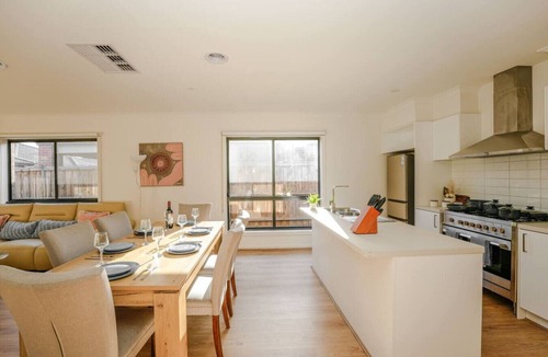 Melton South House | Open-Plan Comfort | Sunny Living | BBQ @ Backyard