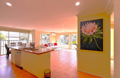 Point Cook House | Open Range Zoo/Supper Comfortable Beds/Shopping Center