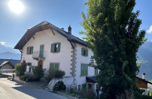 Granges Apartment | Open Sky Retreat - Panoramic Alpine Views 6 sleeps