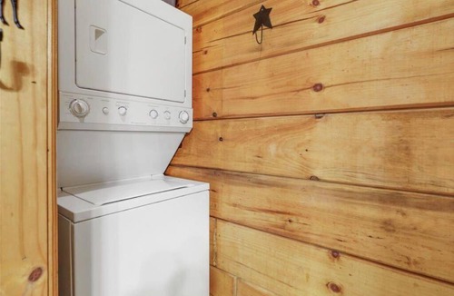 Blue Ridge House | Open Studio Lodge at Little Rock Creek