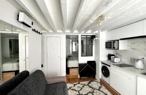 Chaussee-d'Antin Apartment | Opera 9th Rooftop Studio Full of Character managed by Mey Agency