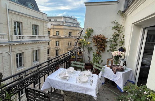 Quartier du Faubourg-Montmartre Apartment | Opera duplex with terrace, ideal location