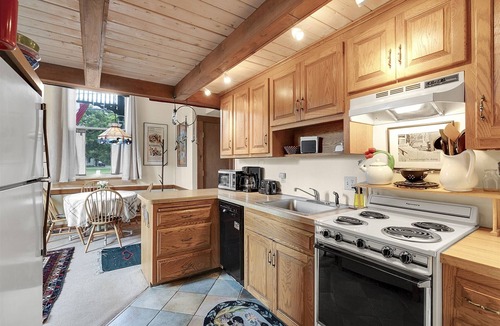 Bethel House | Opera House Loft 02 | 1 Bed, 1 Bath