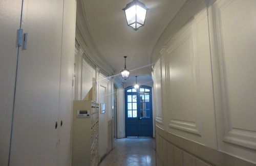 Vivienne Apartment | OPERA, LOUVRE, MONTMARTRE - TOURIST AREA-ELEVATOR - WIFI A/C 2 bedroom 2 bath