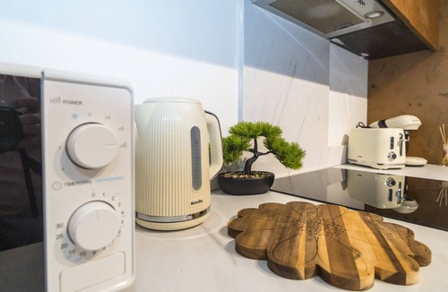 Royal Tunbridge Wells Apartment | Opera Suite City Apartment