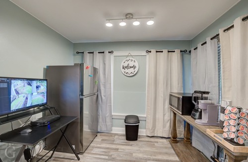 Highland Historic District House | Operation Relaxation located near Centenary College and Querbes Golf/Tennis.