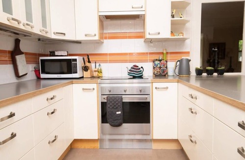 Bletchington House | Ophir Abode - Beautiful 4 Bedroom Home