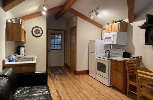 Victor Cabin | Opossum Creek Retreat