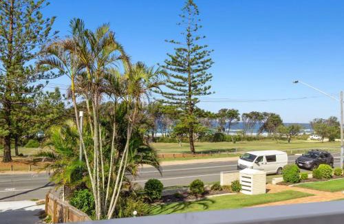 Kingscliff House | Opulence on Marine Parade