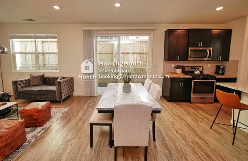 Folsom House | Opulence on Sunny Gate Ln #41616