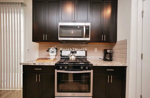 Folsom House | Opulence on Sunny Gate Ln #41616