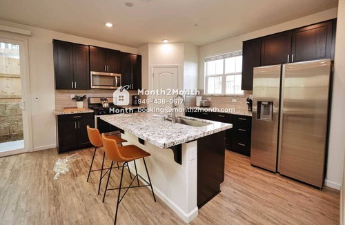 Folsom House | Opulence on Sunny Gate Ln #41616