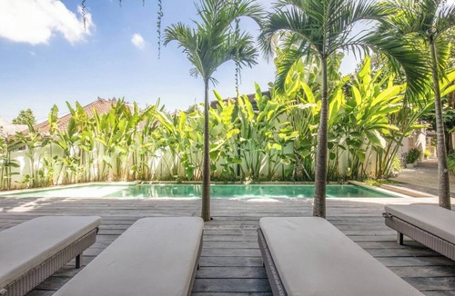 Pererenan Apartment | Opulent 1-BR Loft with Art Deco Shared Pool