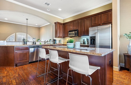 Legacy Park House | Opulent 3BR Townhome at The Shops At Legacy & Legacy West