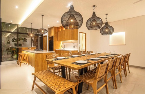 Batubelig Villa | Opulent 6BR Villa, 400m from Canggu Golden Shore