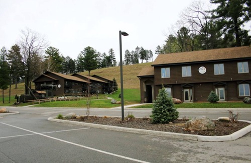 Iron Mountain House | Opulent Cedar Haus Suite | Serene Escape