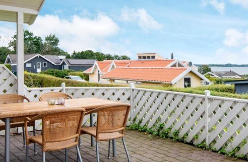 Grønninghoved Strand House | Opulent Holiday Home in Sjolund with Whirlpool