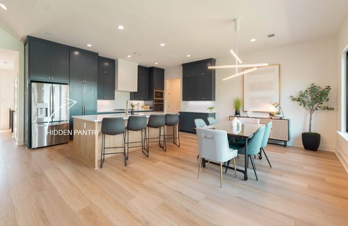 Rockwell House | Opulent Lakeside Oasis - Mountain View