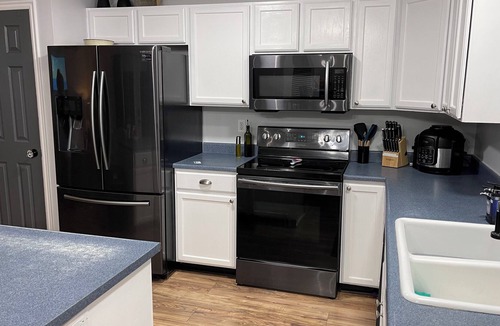 Clearfield House | Opuluxe Layton Luxury: Jacuzzi + Fire Pit