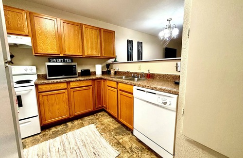 Stillwater House | Orange Acres a Private 2 Bedroom 2 Bath Pet Friendly with a fenced back yard.