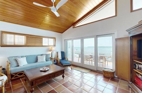Tavernier House | Orange Blossom Retreat