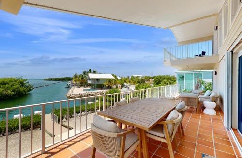 Tavernier House | Orange Blossom Retreat