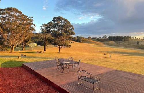 Lovedale Cottage | Orange cottage in Lovedale