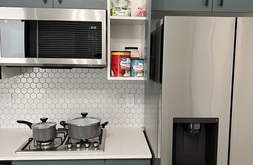 North Central Omaha House | OranGe DeLuxe - No Cleaning Fee, Centrally Located.