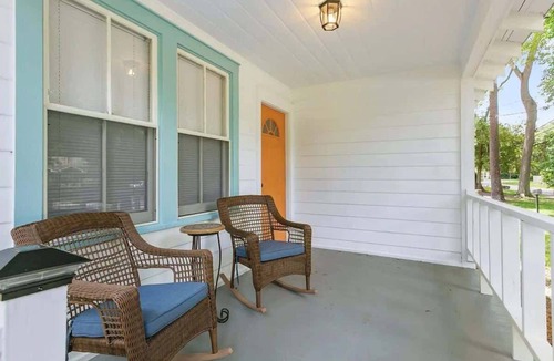 St. Nicholas House | *Orange Door Bungalow*- Central, Cozy, 3BR