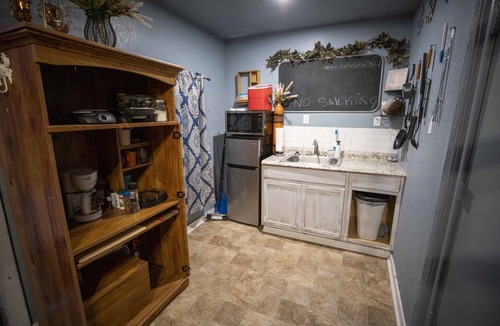 Whitesboro Cabin | Orange Door Cabin 2 - Swim and Fish!