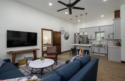 Pottsboro House | Orange Door Oasis -Gorgeous 3BR/BA Lake House
